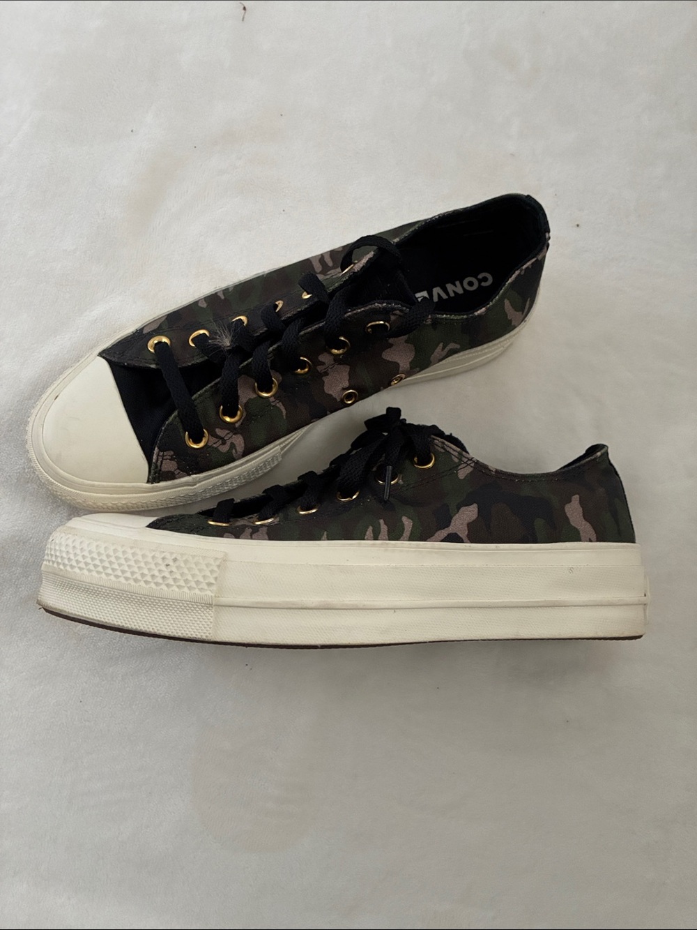 Converse Women's Camouflage Platform Low Tops - Black/Green